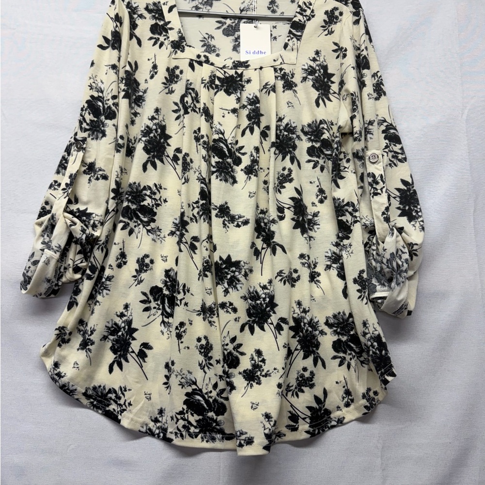 Black and Cream Floral Print Women's Top Si ddhe XL NWT